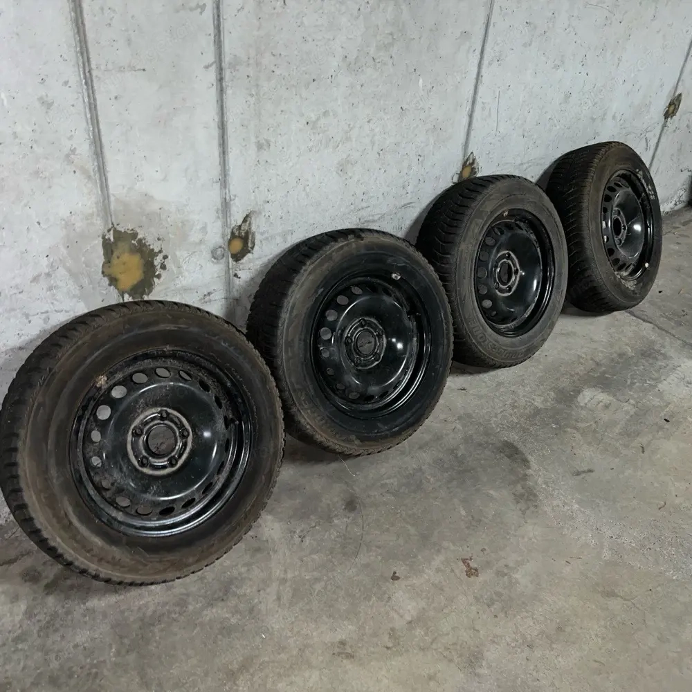 4x Winterreifen 195 65 15 ET 43 LK 114.3 für Mazda