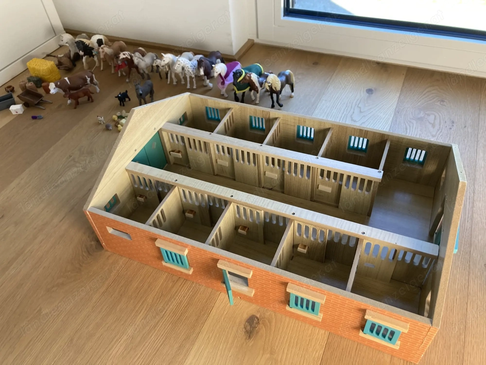 Kinder Pferdestall mit 9 Boxen 