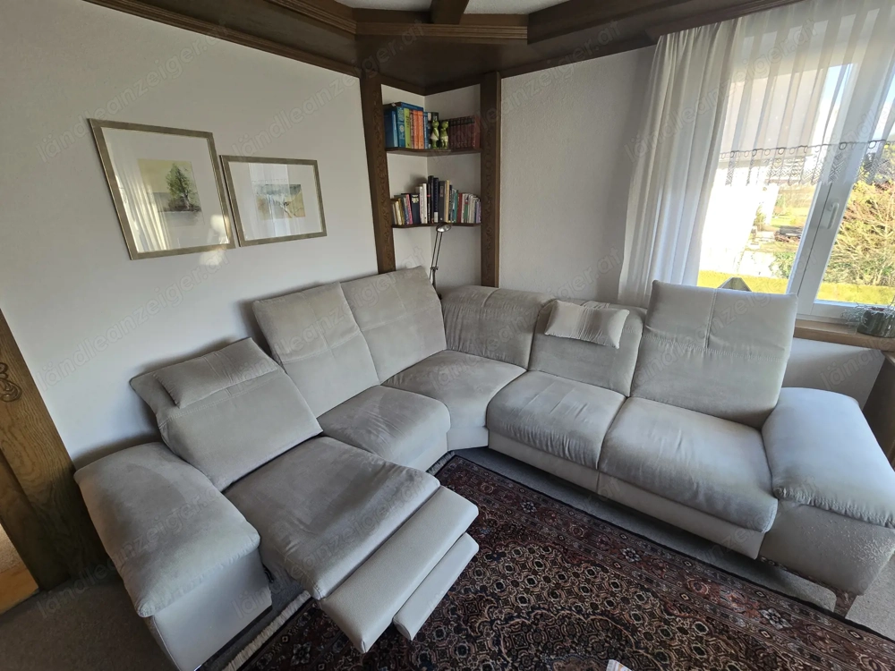 Couch mit Elektromotor