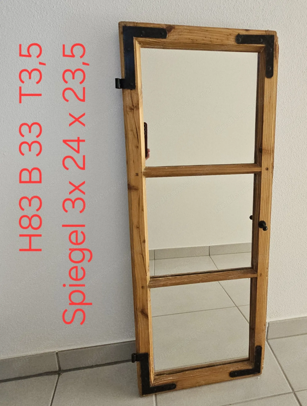 Alter Fensterrahmen mit 3 Spiegel