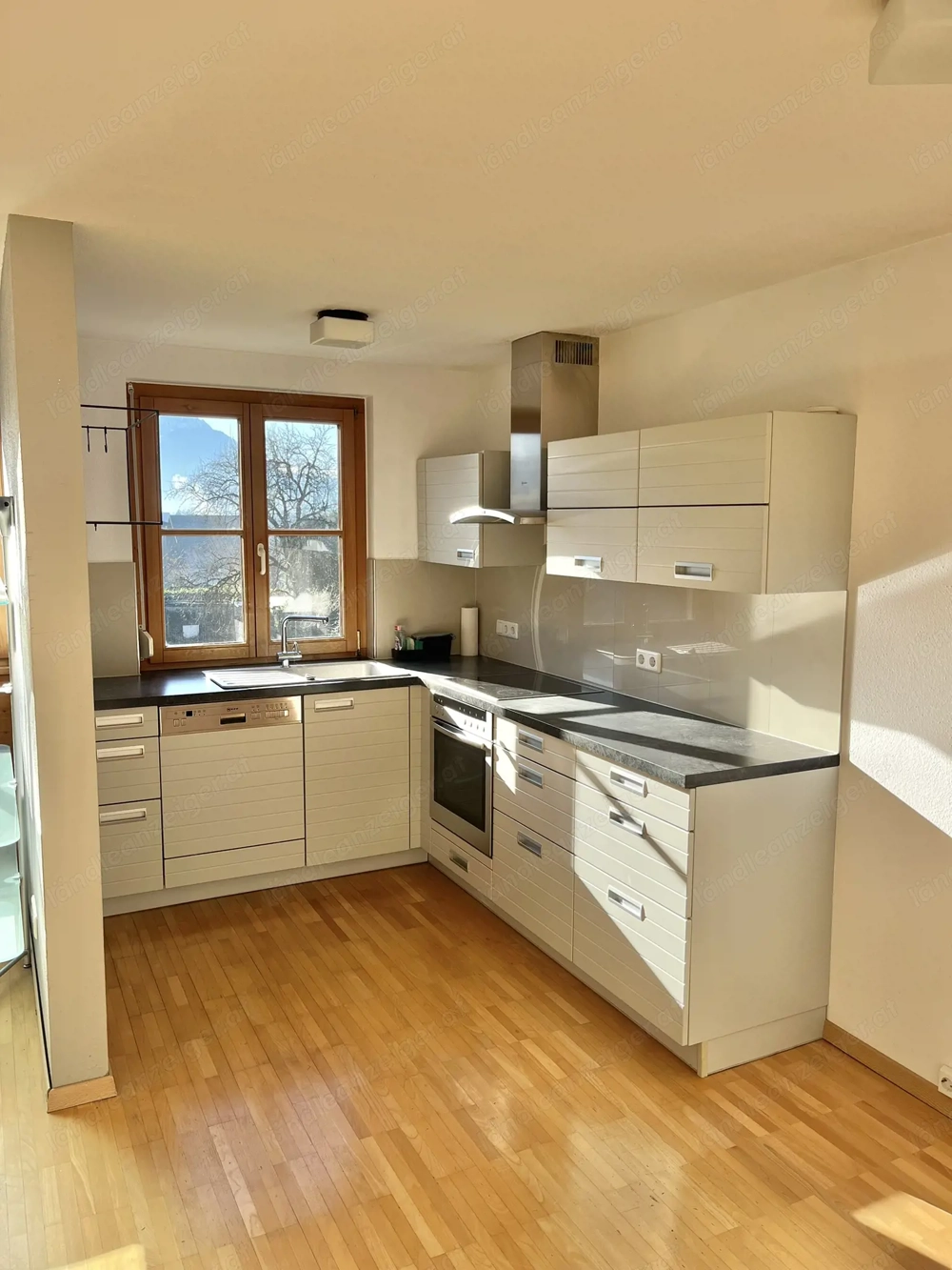 Sonnige 3-Zimmer Wohnung mit Tiefgarage im Dorfzentrum