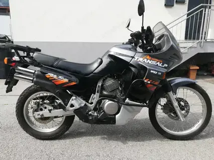 Honda Transalp in super schönem Zustand mit sehr wenig Kilometer 