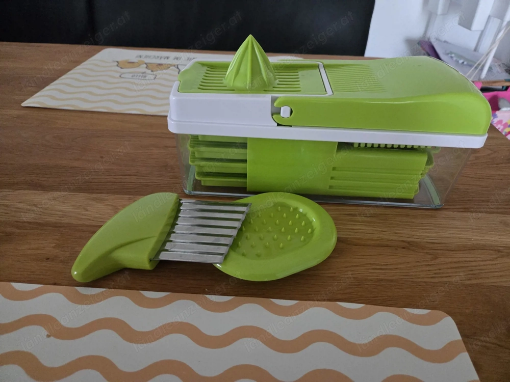 Universalschneider, verschiedene einsätze. Praktische aufbewahrung