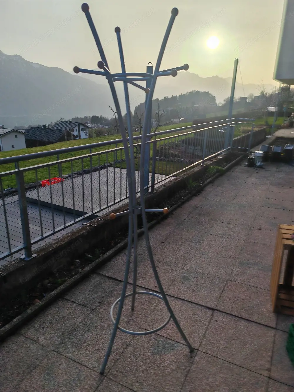 Kleiderständer zu verschenken