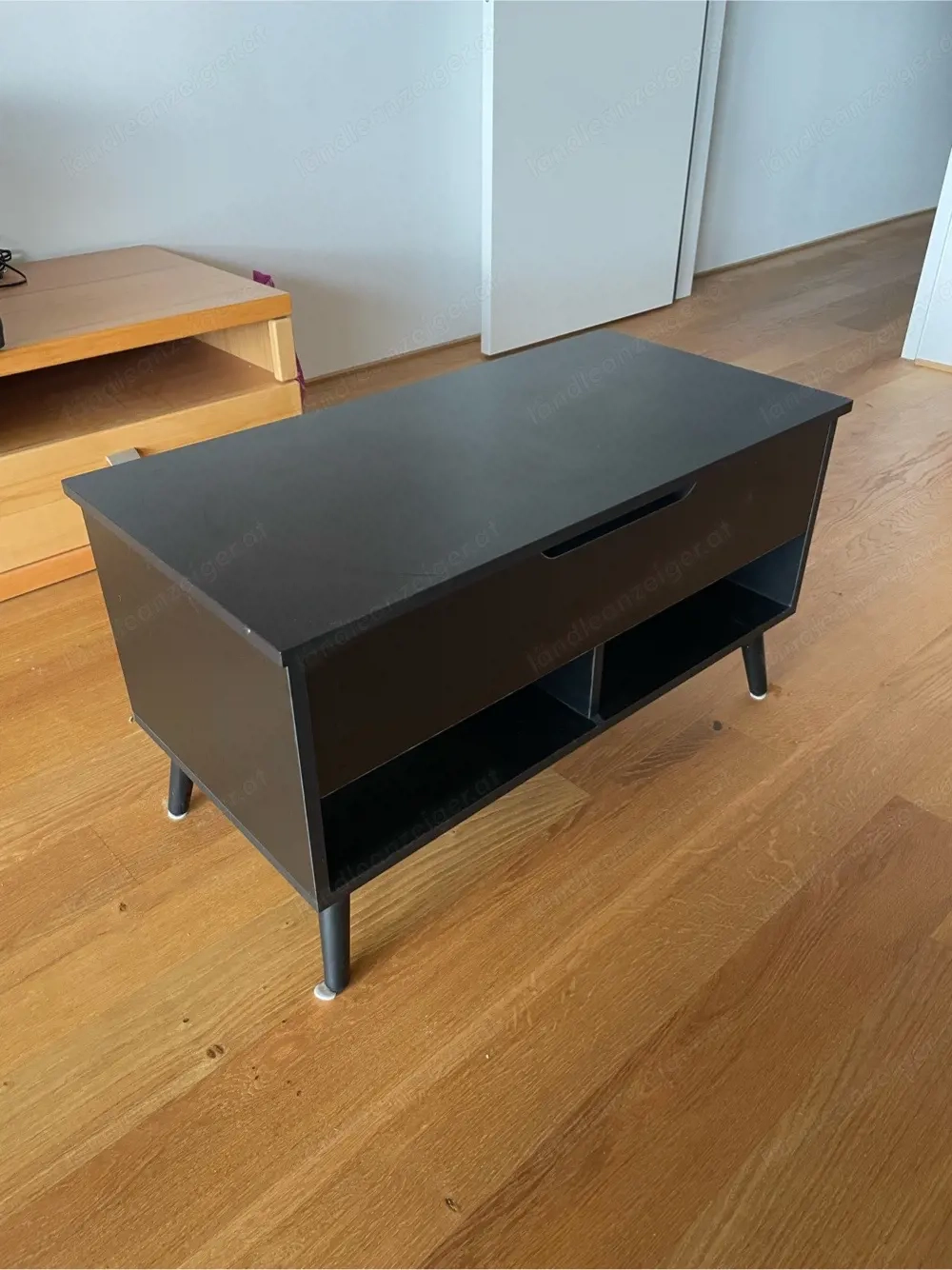 Aufklappbarer Couchtisch