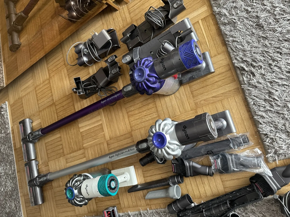Dyson Staubsauger 3 Stück mit vielen Zubehörteilen!!!