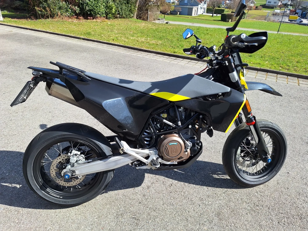 Husqvarna Supermoto 701