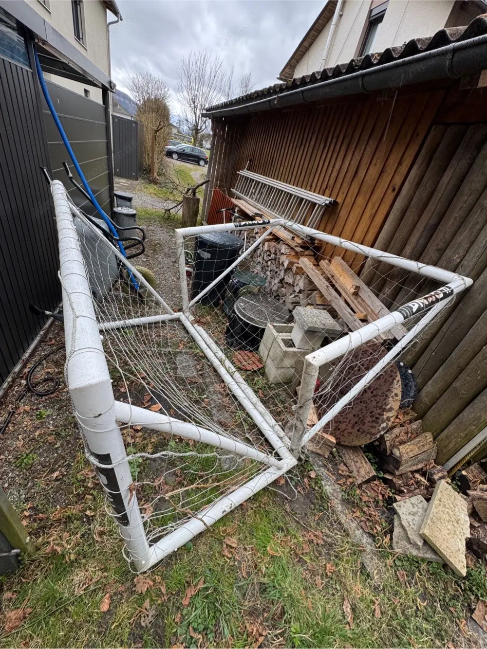 Fussballtor 1,8x1,2m zwei Stk, gratis