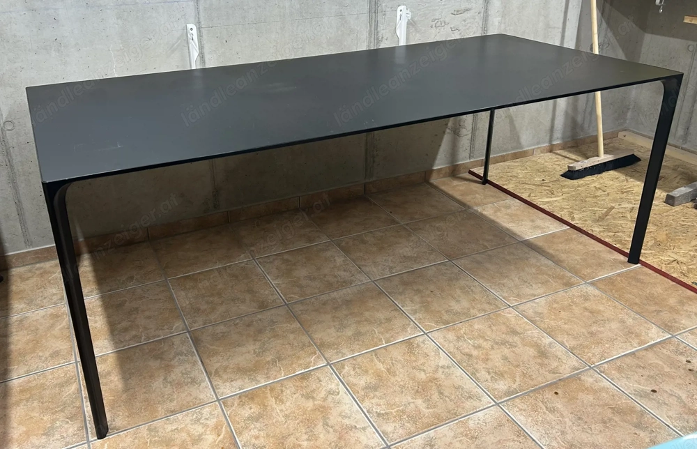 Tisch 90 x 200 cm von Ape Nuur