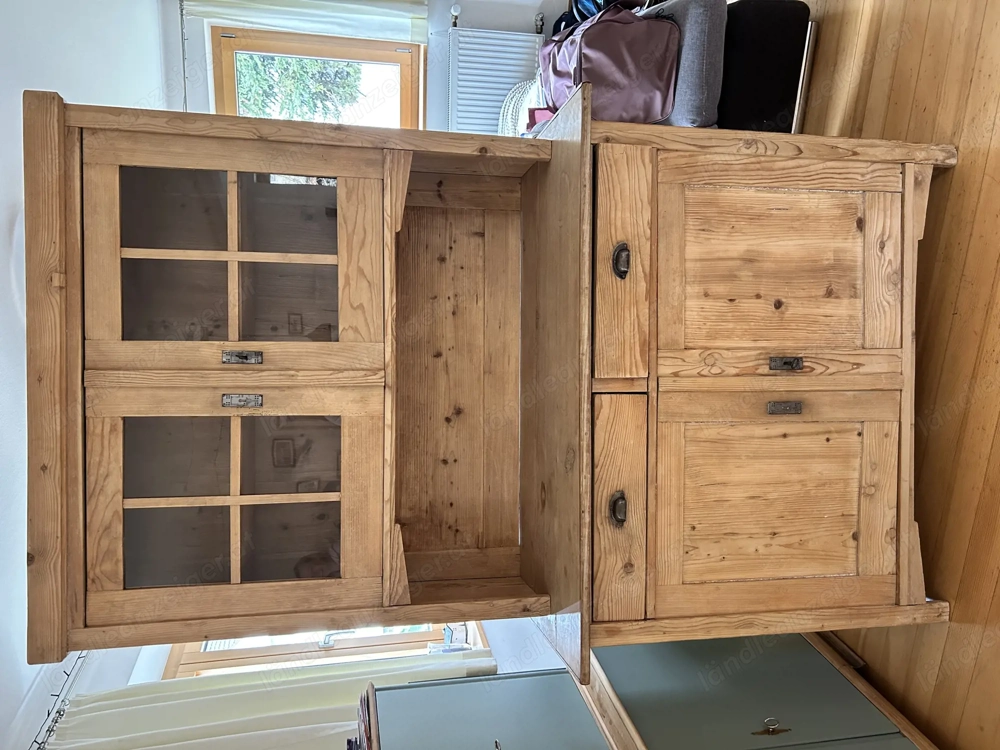 Kredenz, Holzschrank