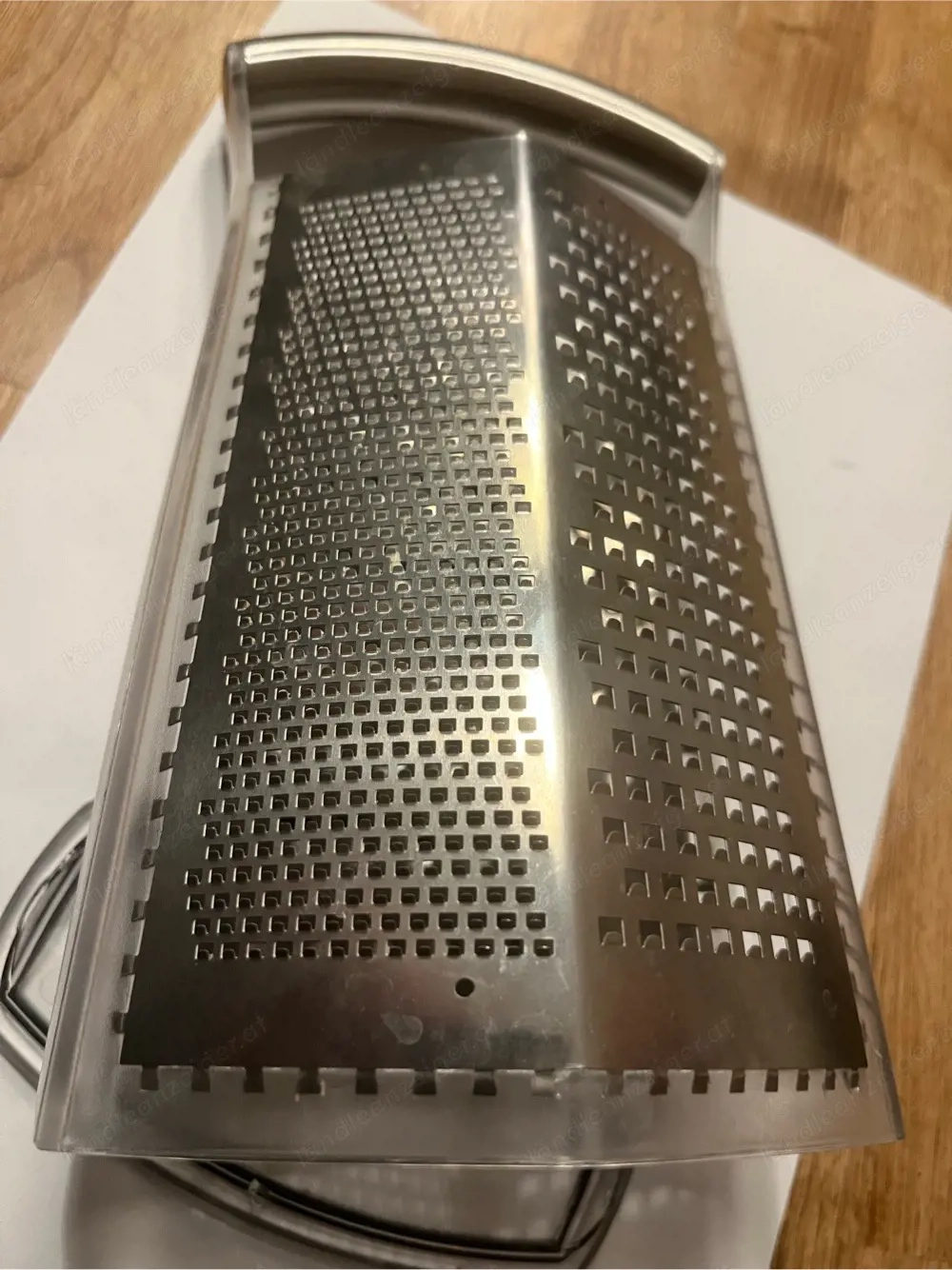 Cuisipro Accutec Küchenreibe mit Auffangbehälter für käse, Gemüse, Schokolade etc