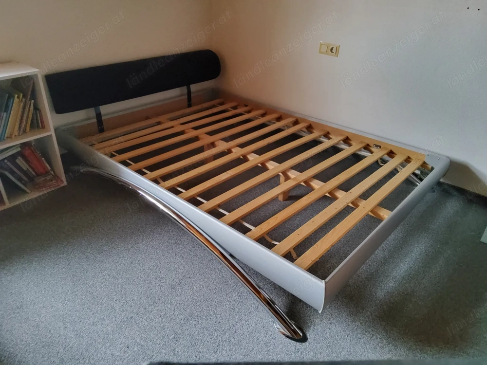 Jugendbett mit Lattenrost, Holz und Metall, 140 cm x 200 cm