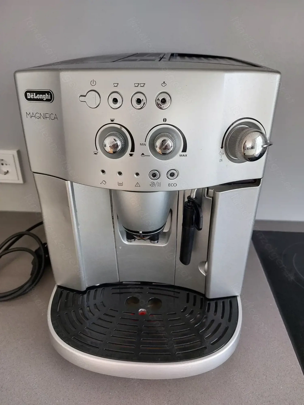 Kaffeemaschine DeLonghi Magnifica