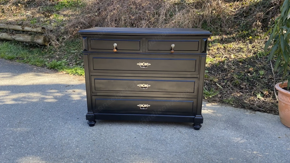 Vollholzkommode schwsrz