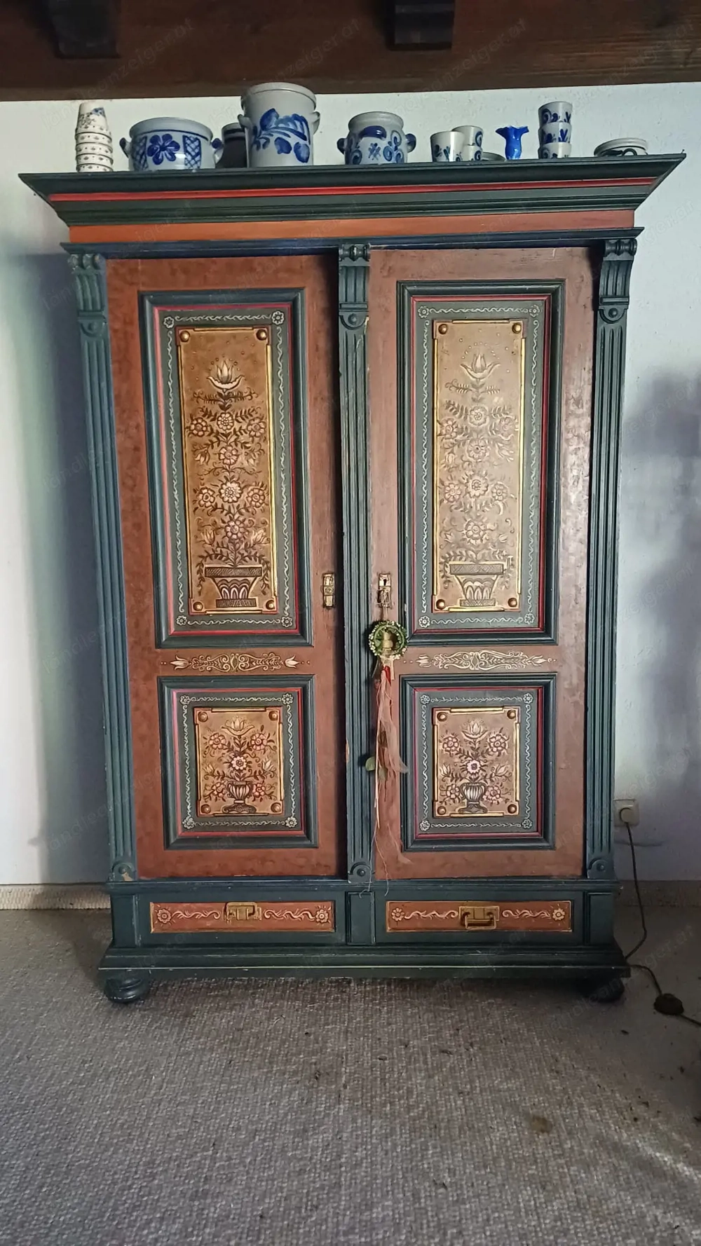 Handbemalte Bauernmöbel