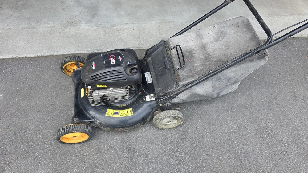 Verschenke Rasenmäher an Bastler