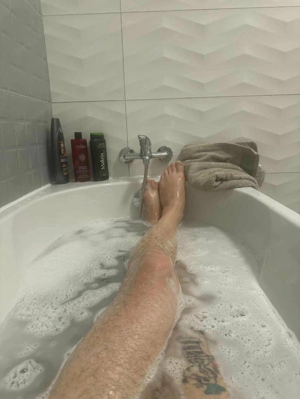 Ich suche einen sehr passiven und femininen Jungen oder einen passiven Transvestiten