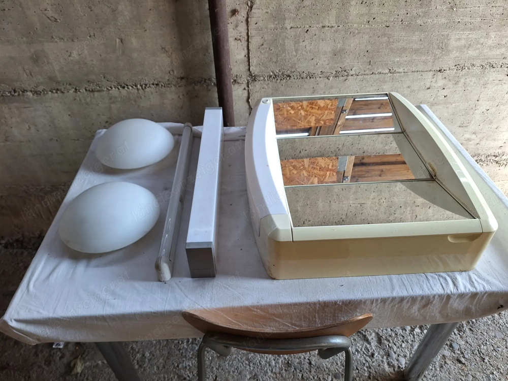 Verschenke Spiegeschrank und div. Lampen
