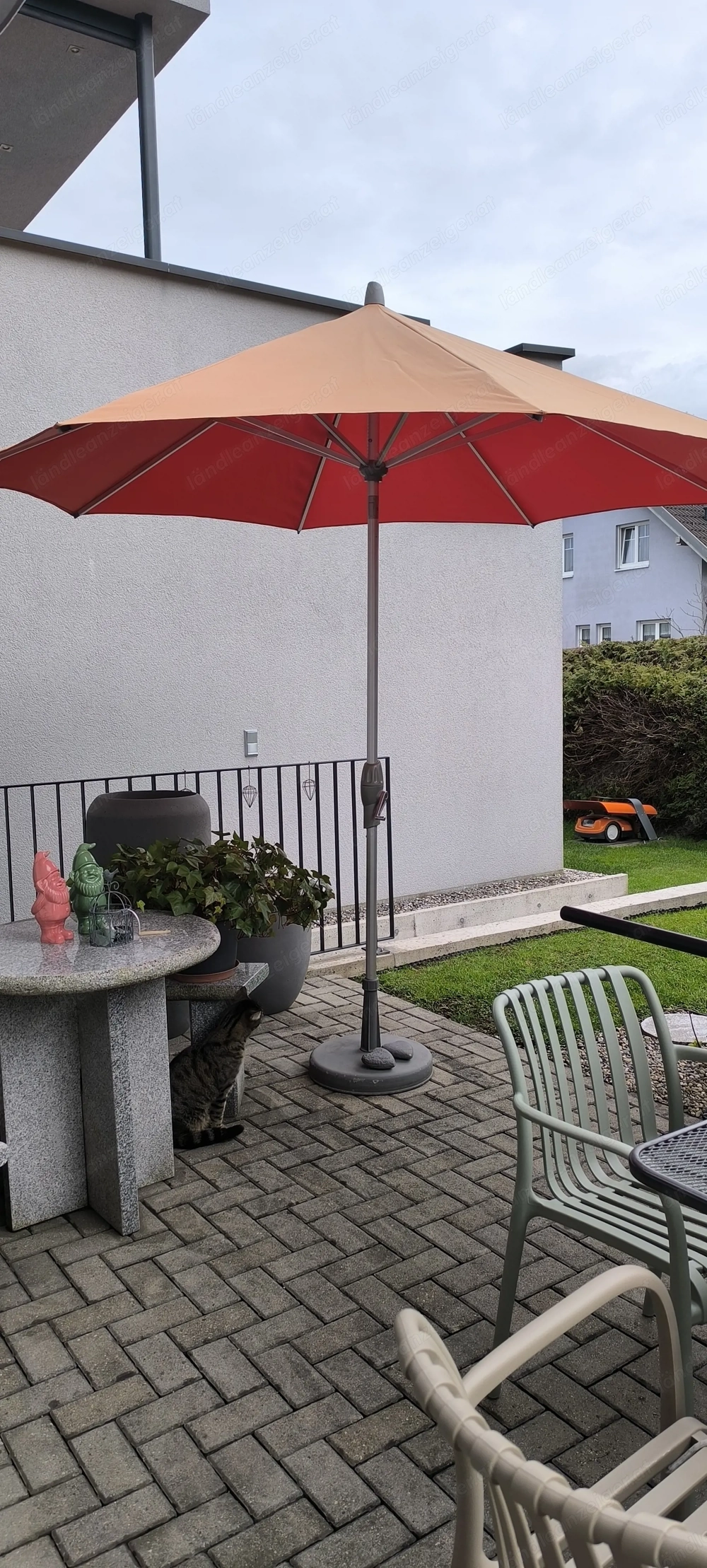 Verschenke Orangen Sonnenschirm mit Kurbel zum Kippen