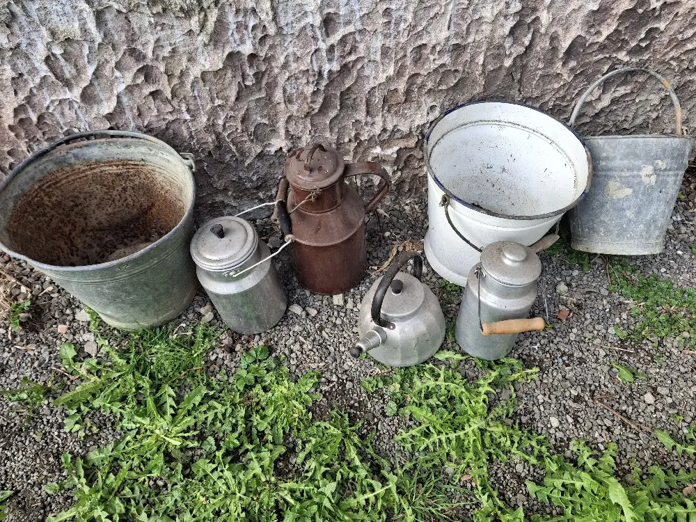 Ein Emailkübel,eine Email Milchkanne 2 Kübel verzinkt 2 Milchkannen Alluminiume