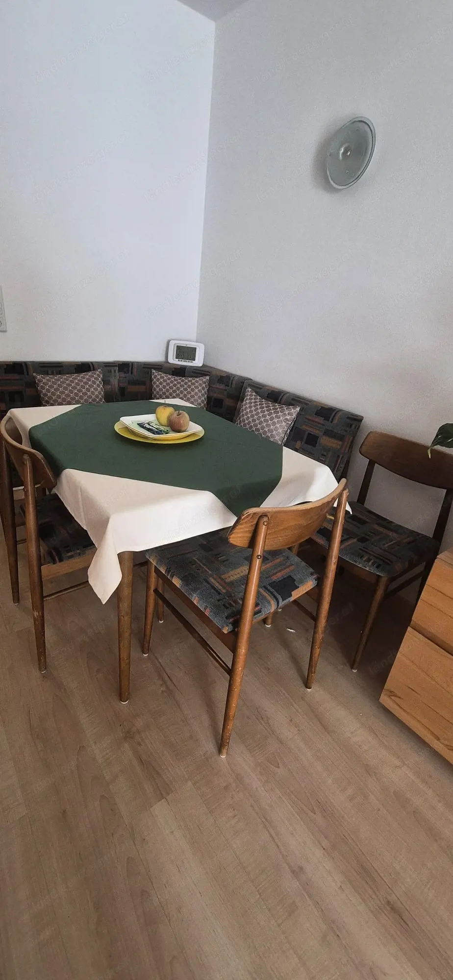 Tisch, Eckbank, Stühle