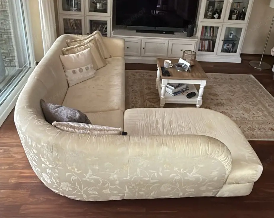 Gemütliche Couch in gutem Zustand zu verkaufen