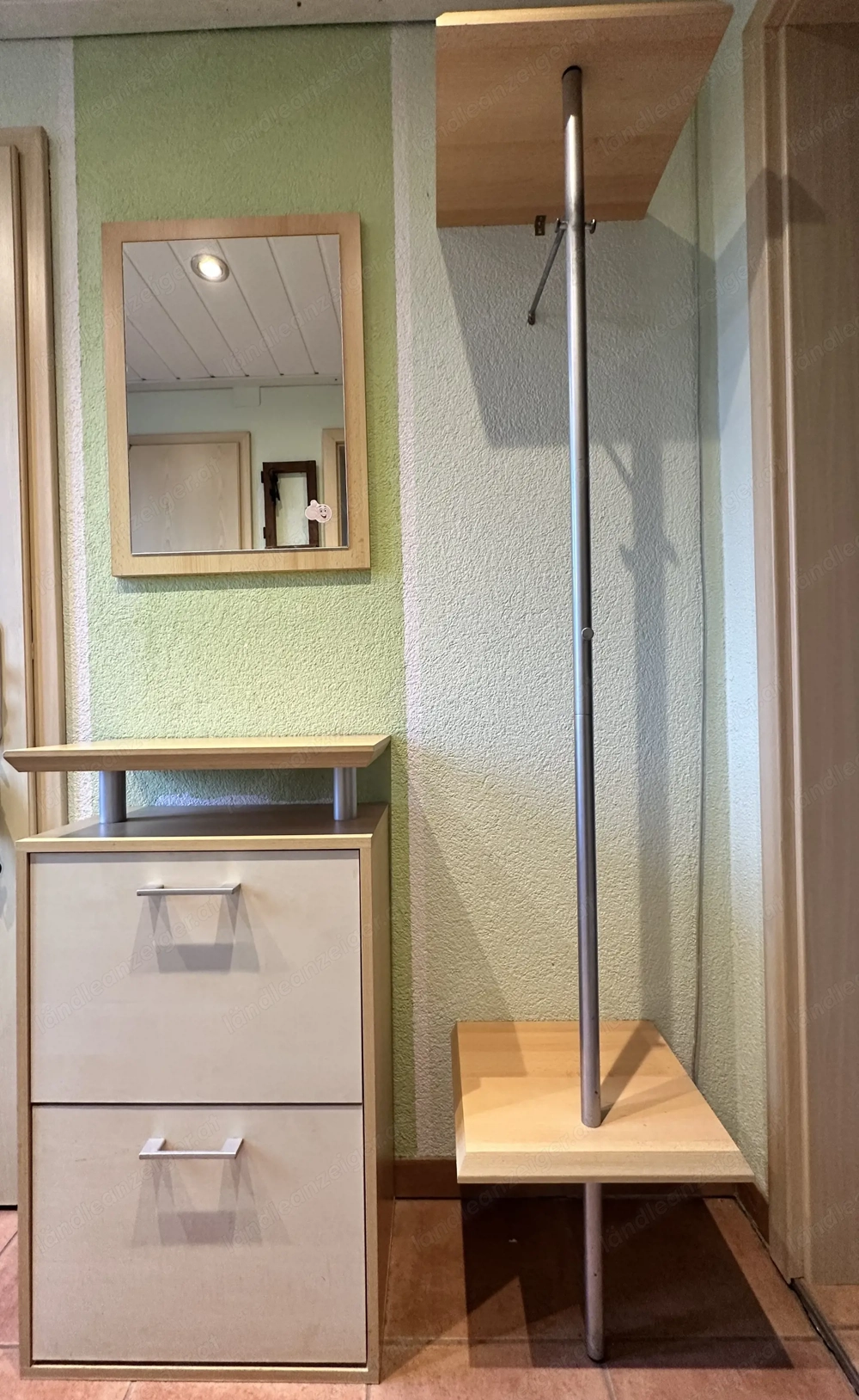 Garderobe mit Schuhschrank und Spiegel 