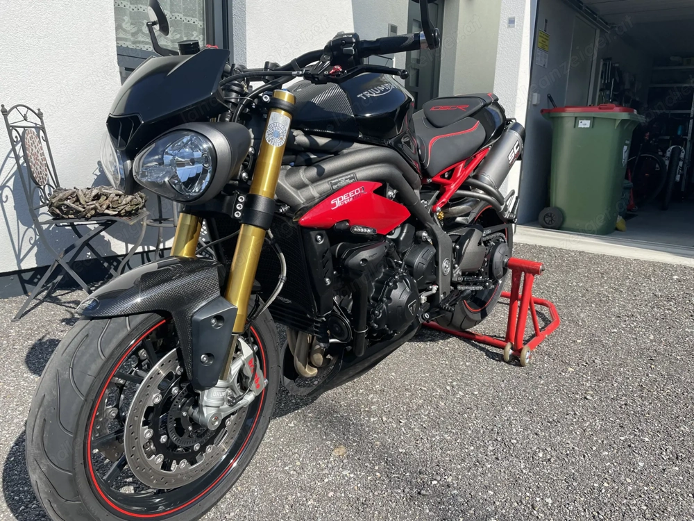 Triumph Speed Triple 1050 R