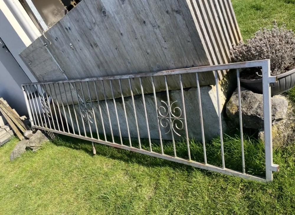 Zaunelement   massiv & dekorativ