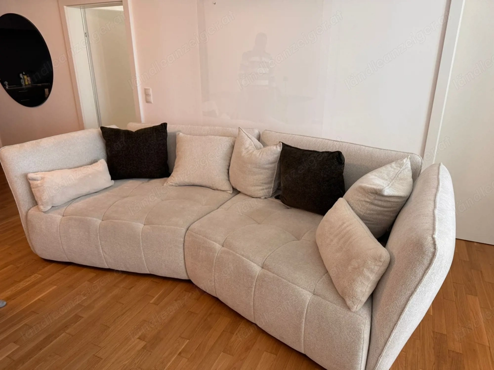 Sofa in der Farbe Creme