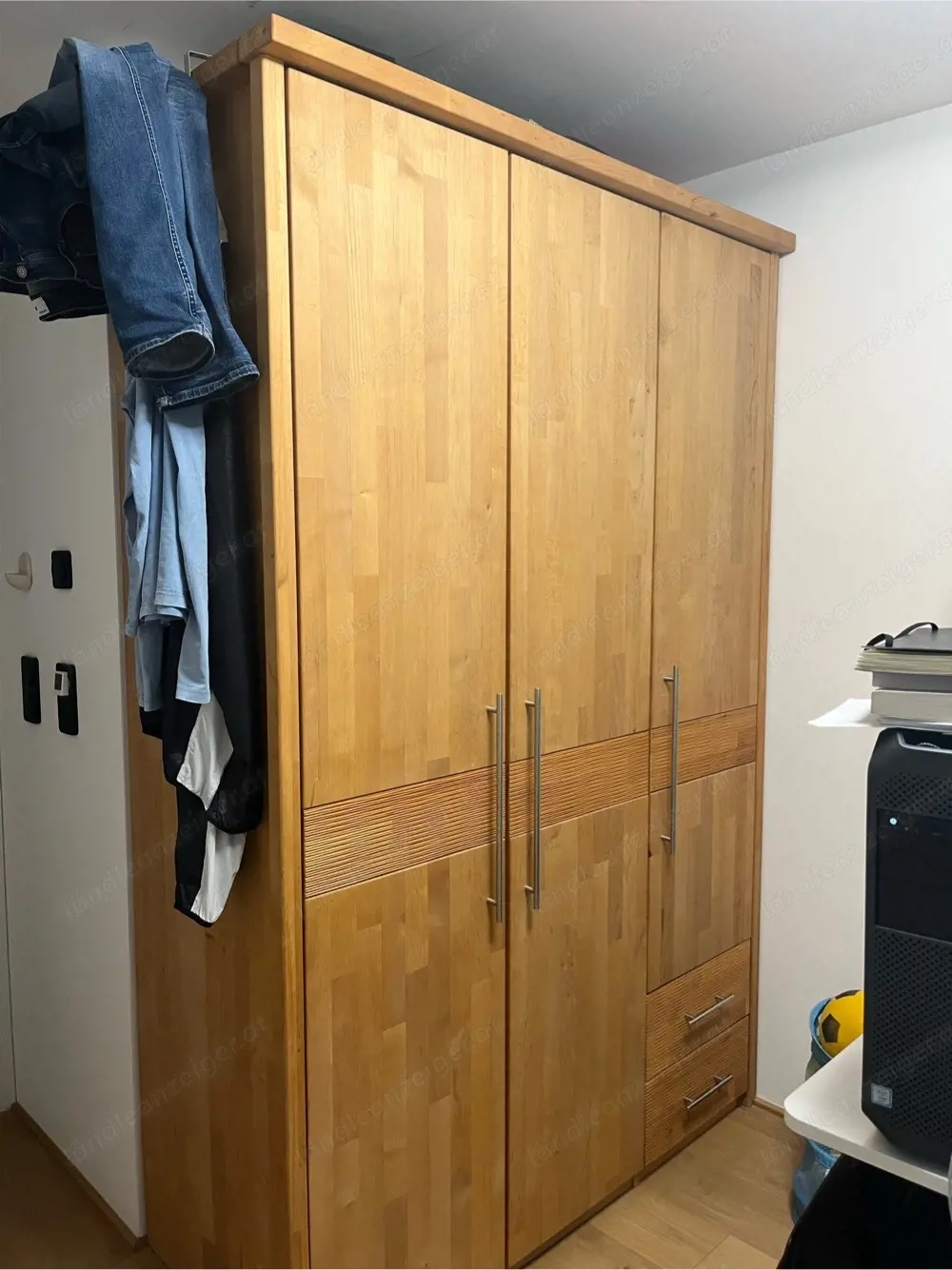 Kleiderschrank dreiteilig Echtholz