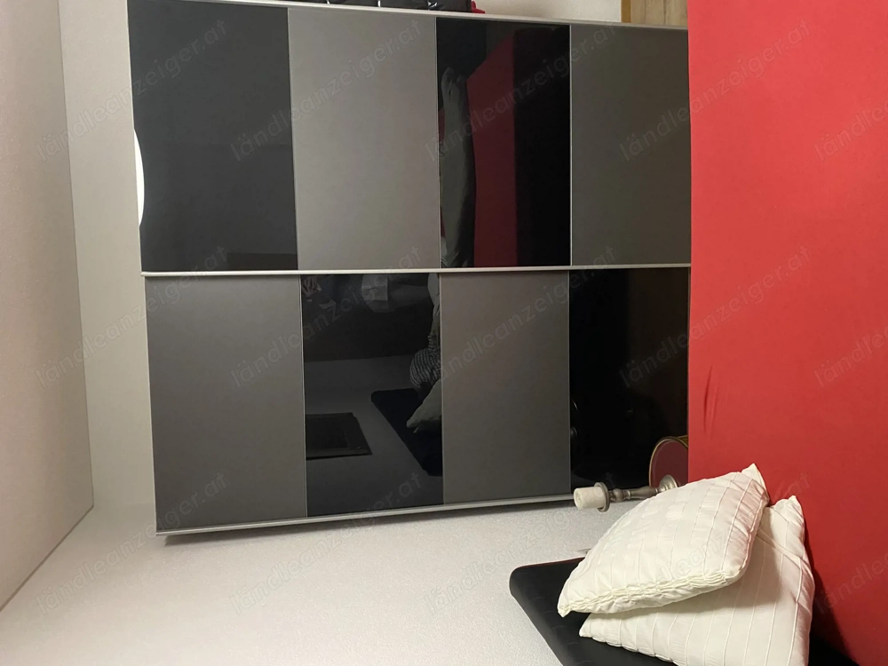 2 Türiger Kleiderschrank 