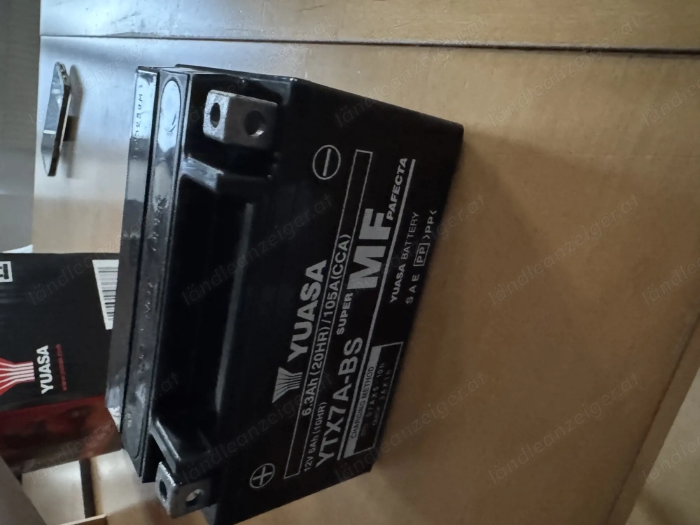 Neue Motorradbatterie Yuasa YTX7 A-BS
