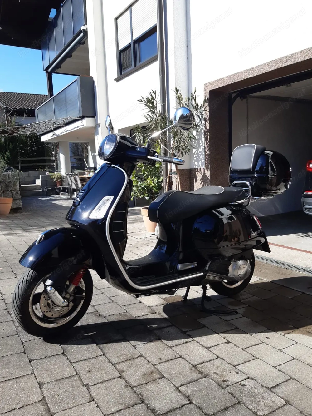 Vespa GTS Super Roller   Scooter