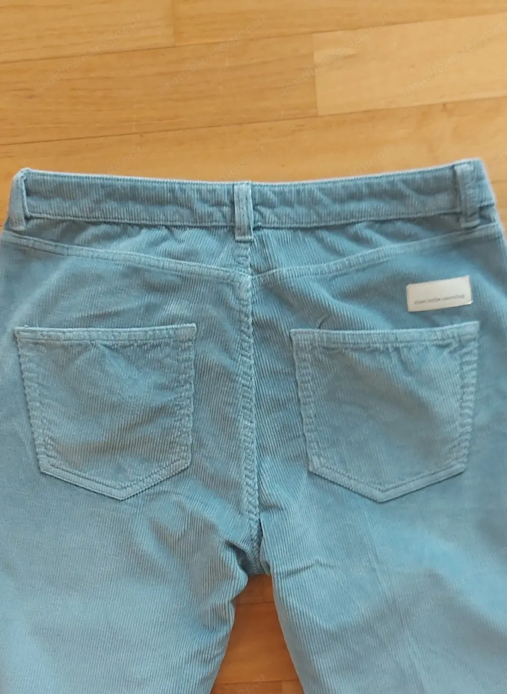 hellblaue Schnürelsamthose 