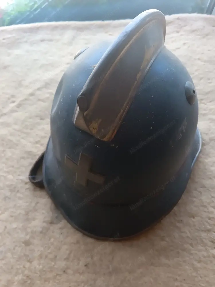 Feuerwehrhelm sehr alt 
