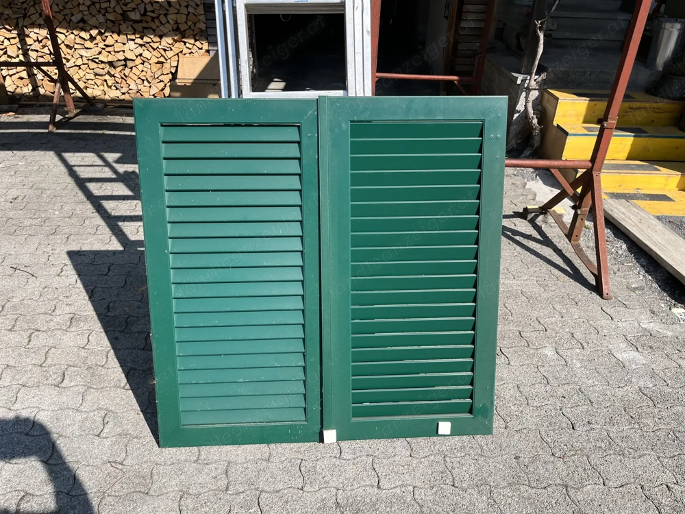 Aluläden moosgrün guter zustand 