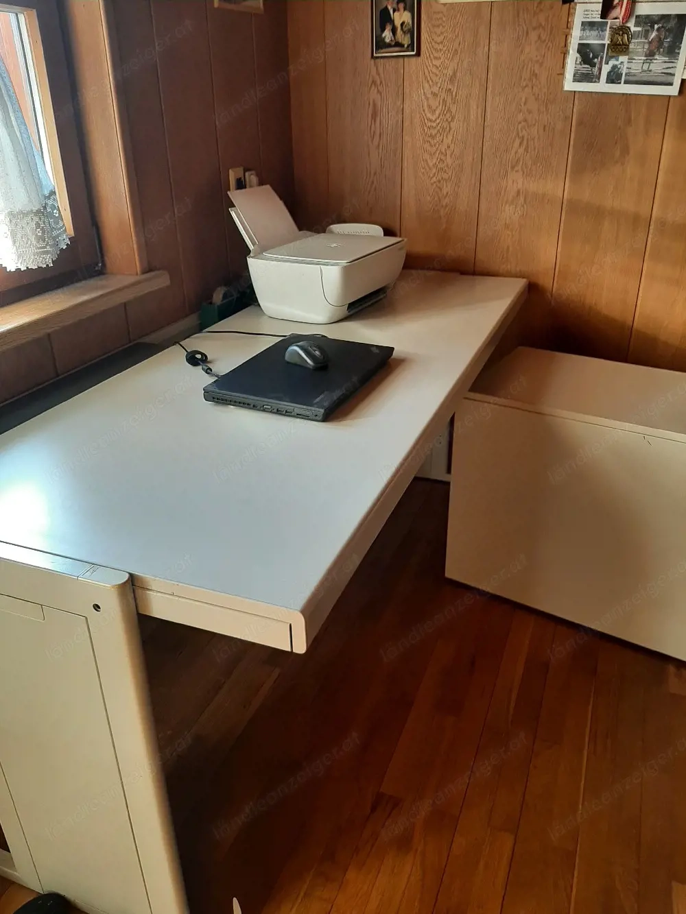 Metall Bürotisch mit kleinem Kasten