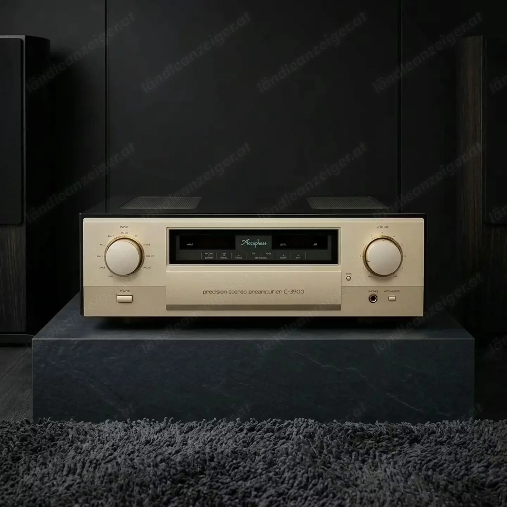 Accuphase C-3900