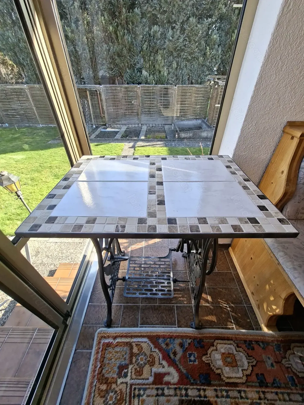 Tisch aus Retro Nähmaschine