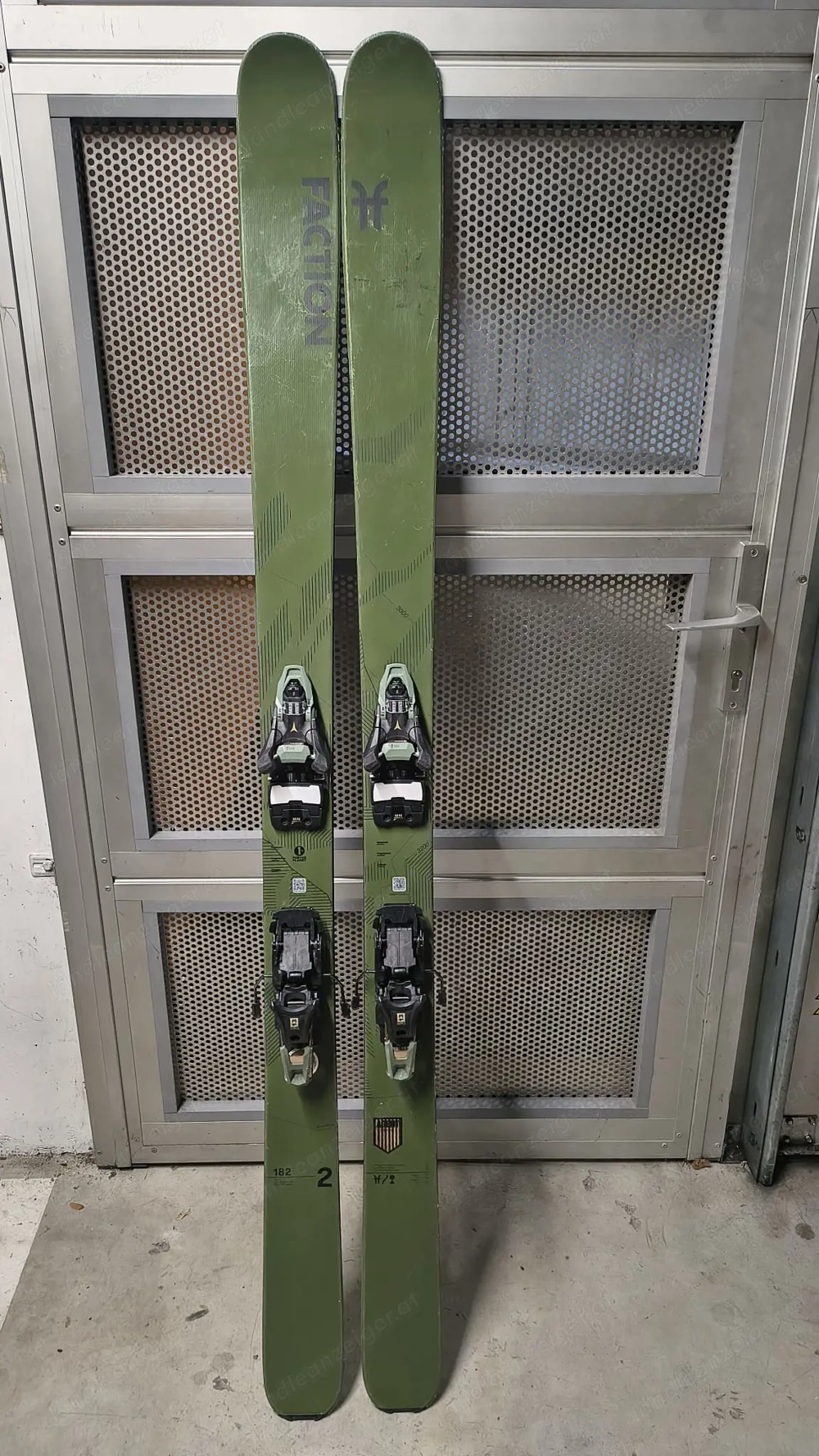 Faction Agent 2 182 cm Freetourenski mit Atomic Shift 13 Tourenbindung ink. passendes Steigfell