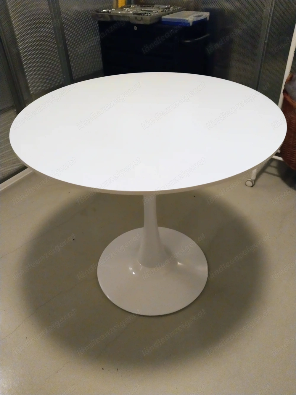 Stabiler Tisch 80 cm 