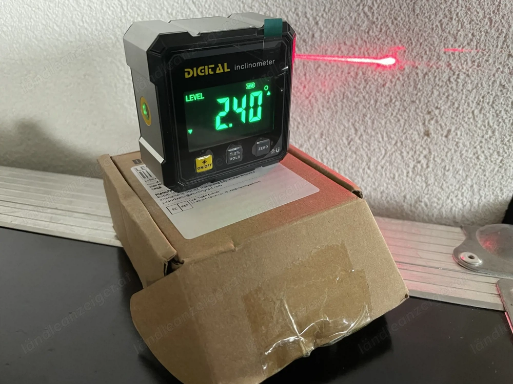 Digitale Mini Wasserwage mit 2 Laser 6x6cm magnetisch