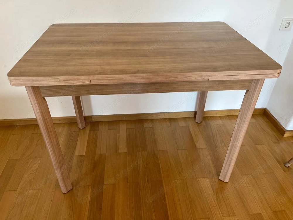 Tisch beidseitig ausziehbar - leicht, aber stabil