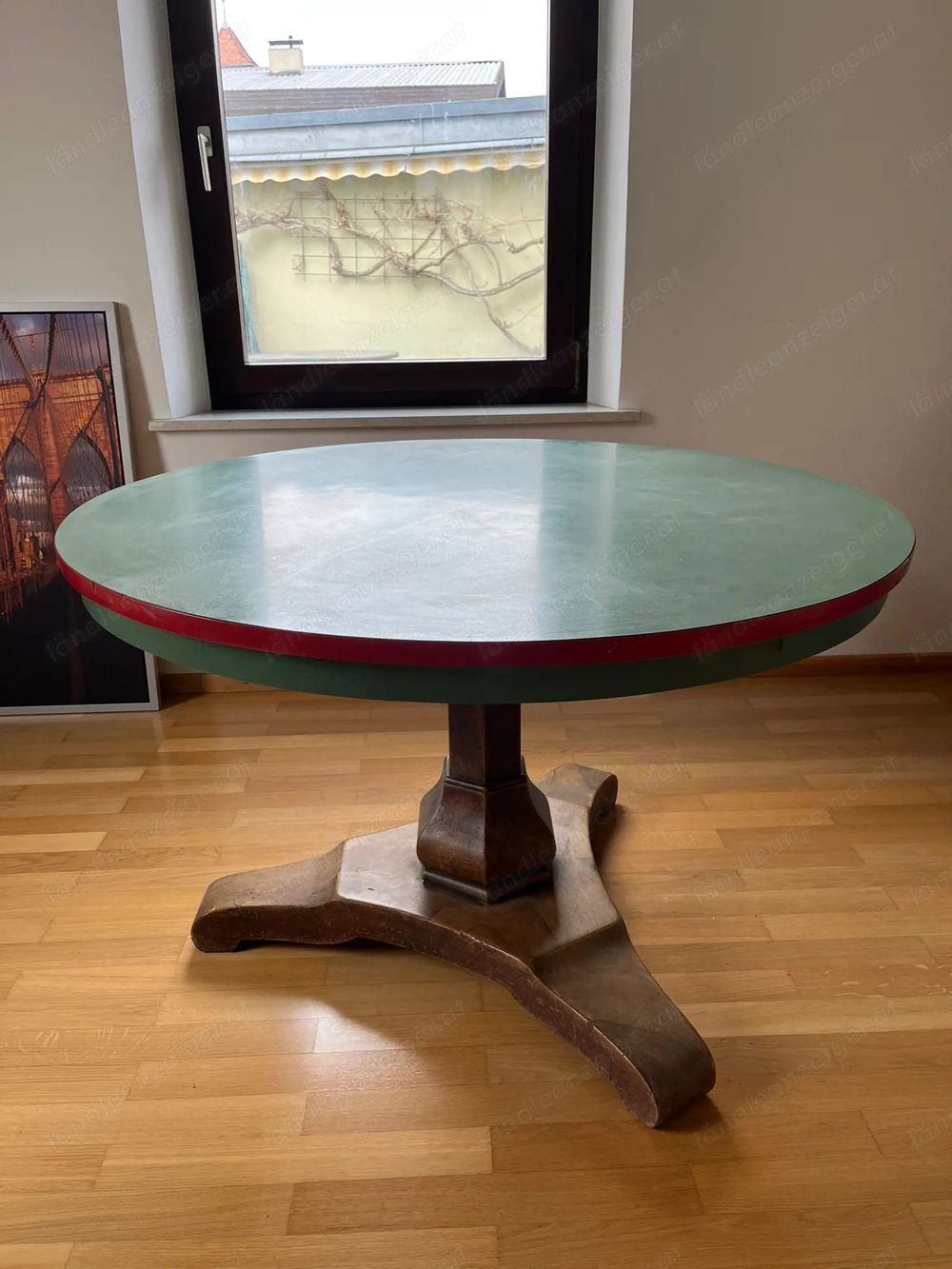 Alter runder Tisch - sehr massiver toller Fuß - mit Holzgewinde abschraubbar