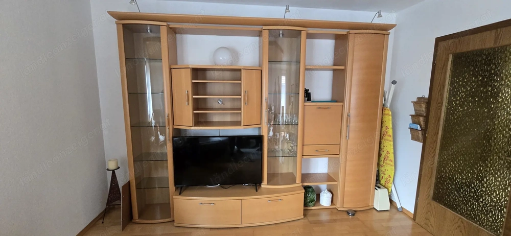 Wohnzimmerschrank ohne Inhalt ZU VERSCHENKEN