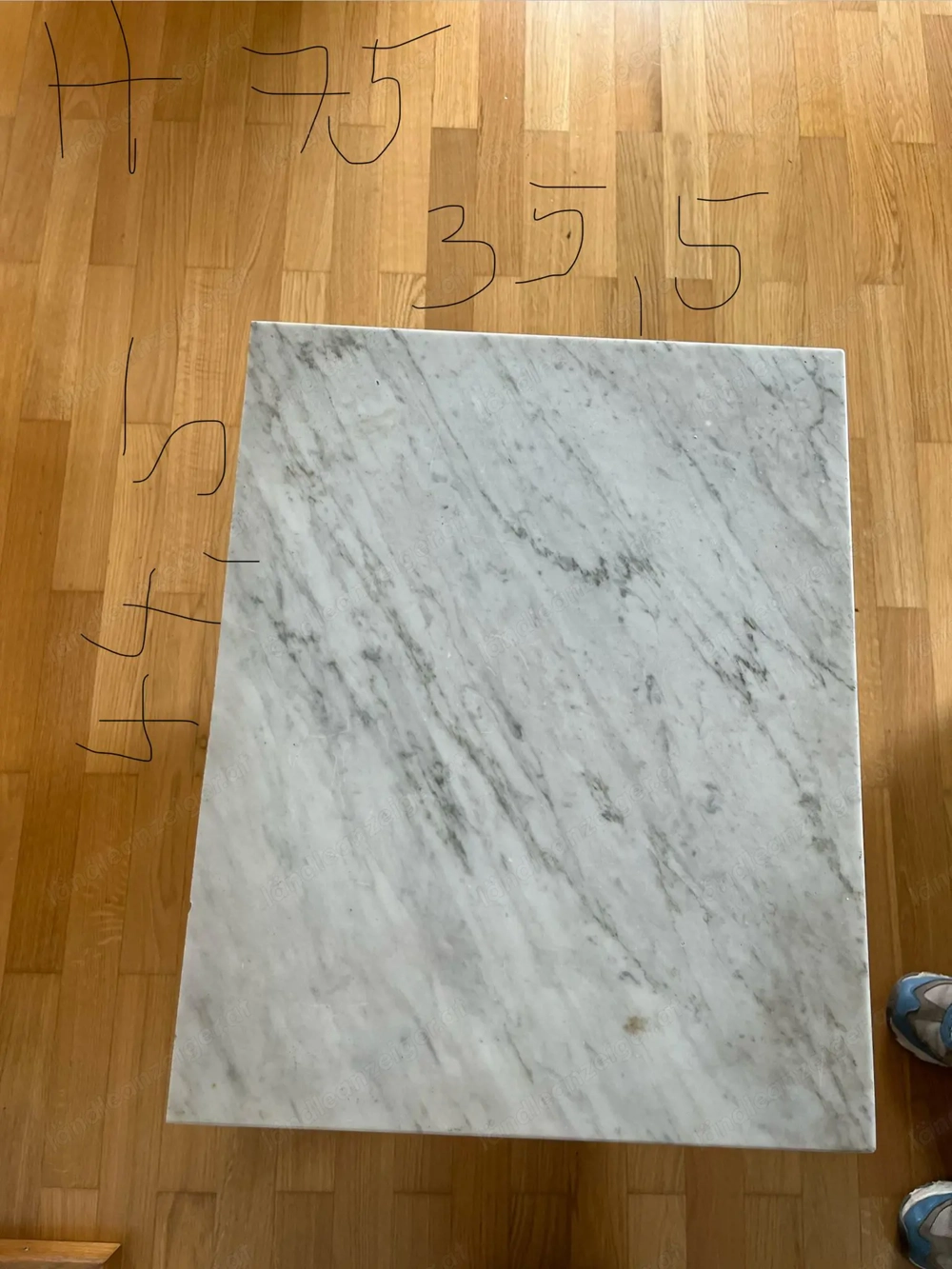 Antikes Nachtkästchen mit Marmorplatte