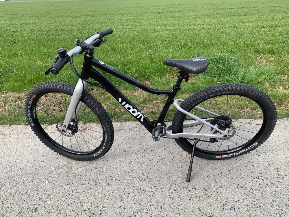 WOOM 5 off Kinderfahrrad schwarz, 24 Zoll