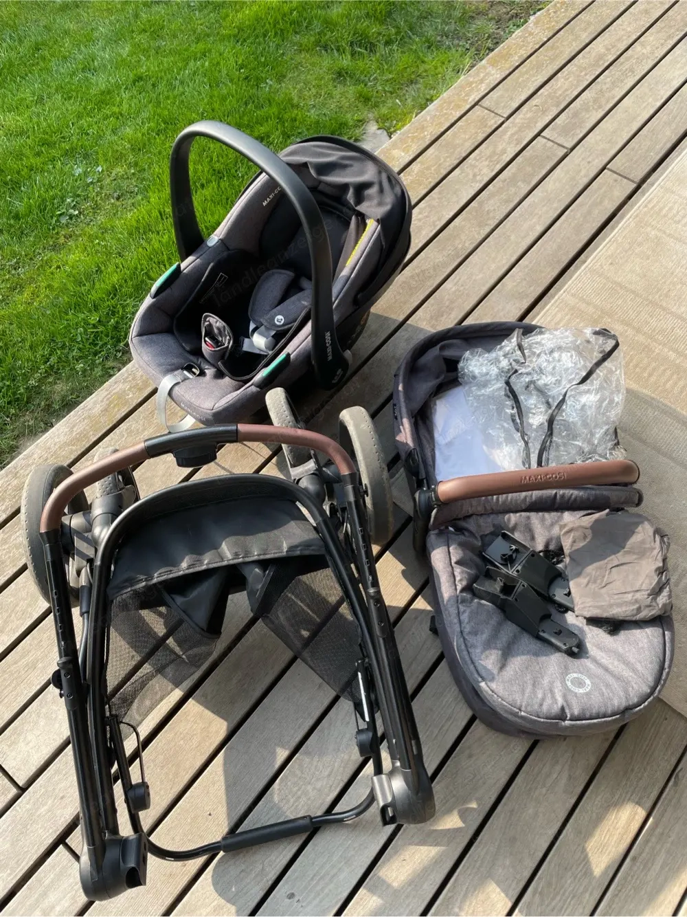 Kombikinderwagen mit Basisstation