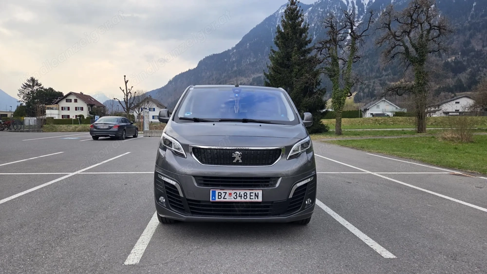 Peugeot Traveller Business VIP L2